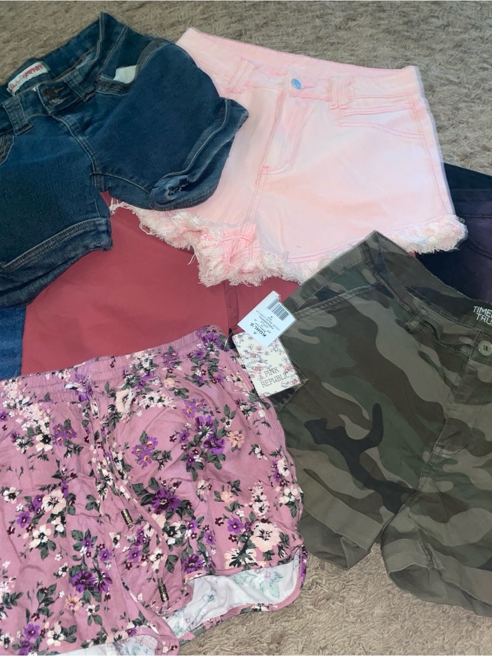 Women’s Sz.6 and 7 Shorts Bundle - Pink, Floral, Camo, Denim, fringe